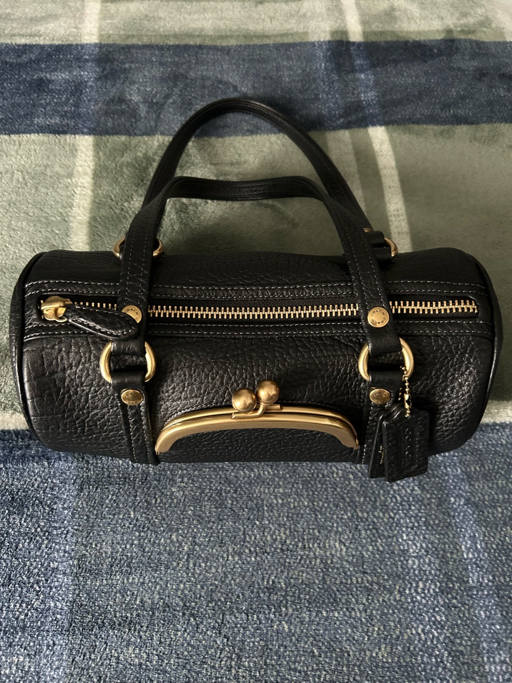 Coach Kisslock barrel 28